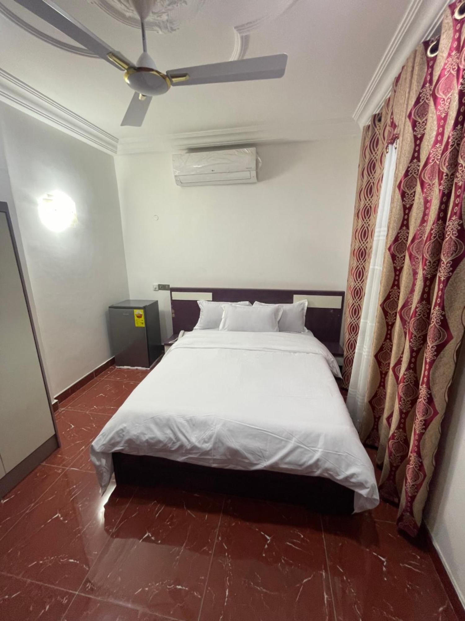 George Vee Hotel Ltd Kumasi Eksteriør bilde